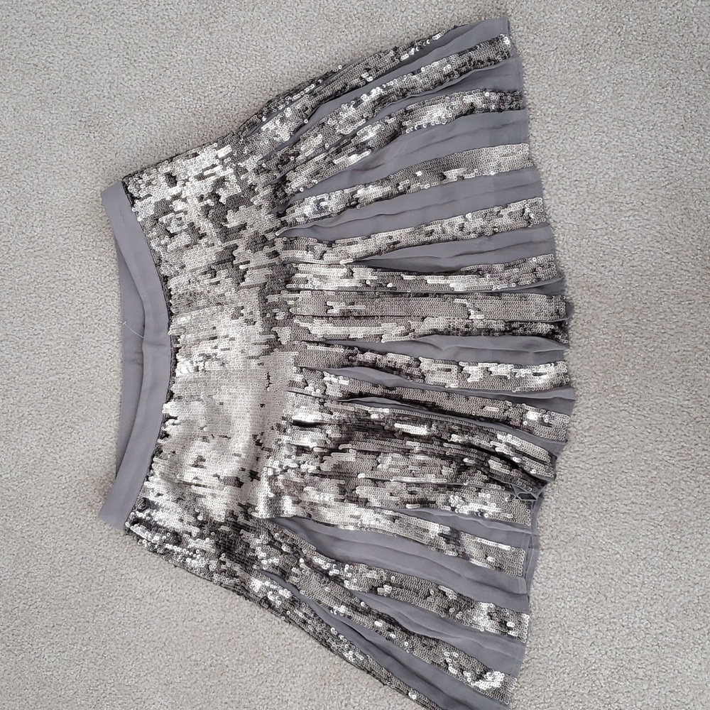 Banana Republic grey skirt